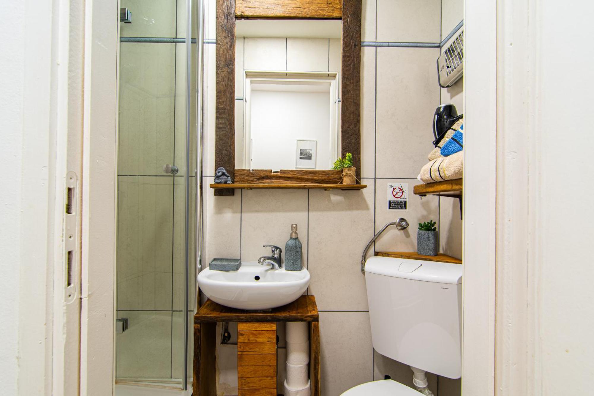 Flexible Selfcheckins 82 - - Center - New Apartment *